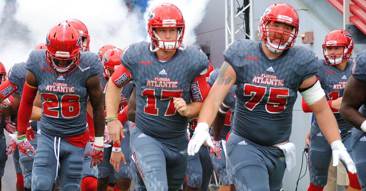 Photo Gallery:<br> WKU 52, FAU 3 <div class='secondary-title'><span style='color:#818181;font-size:14px;'>What does a 49 -point FAU loss look like? Here's our photo gallery from Saturday's game.</div>