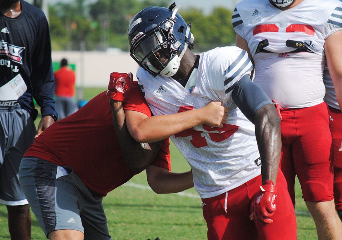 HARD KNOCKS at the OX: Parr Showcase <div class='secondary-title'><span style='color:#818181;font-size:14px;'>With Jason Driskel absent quarterback Daniel Parr practices with second team for FAU on Thursday.</div>