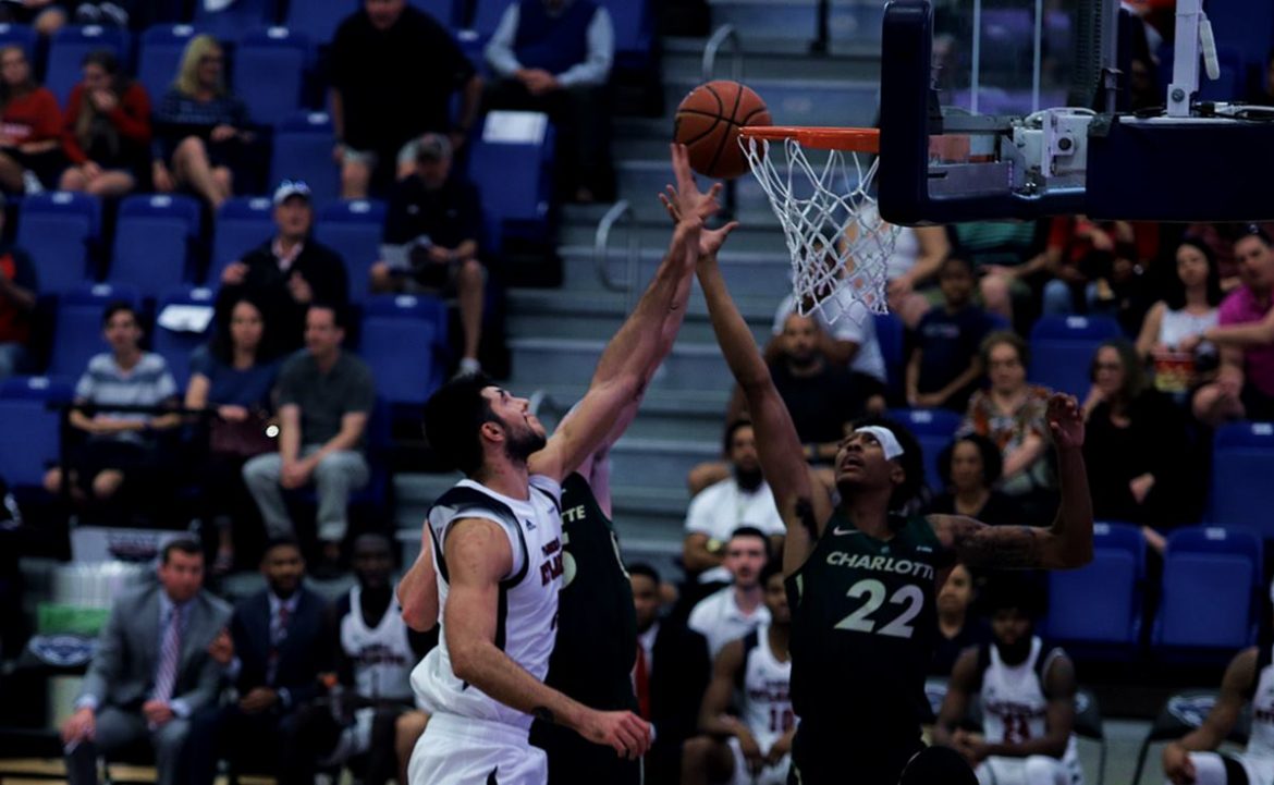 Cold Saturday <div class='secondary-title'><span style='color:#818181;font-size:14px;'>Poor shooting dooms FAU in loss to Charlotte, the Owls' first home defeat of the season.</div>