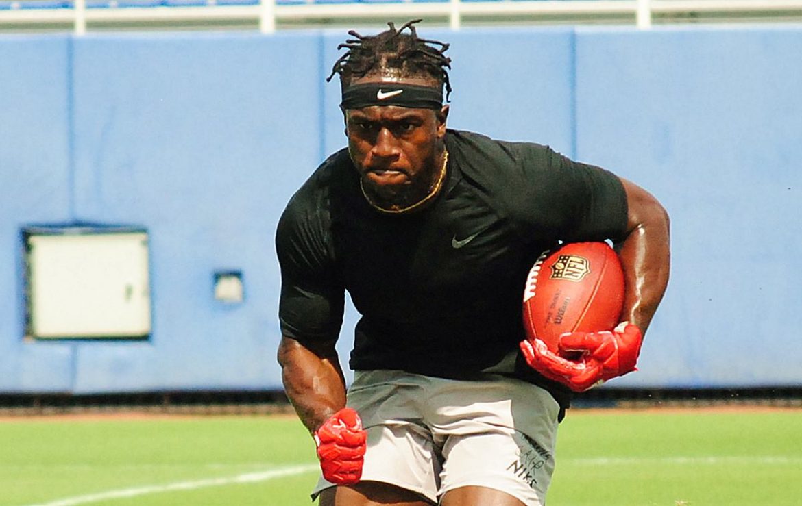 Blazing <div class='secondary-title'><span style='color:#818181;font-size:14px;'>An FAU running back wowed at FAU's Pro Day, but it wasn't the back most expected. Kerrith Whyte flew through Tuesday's workouts - and the NFL noticed.</div>