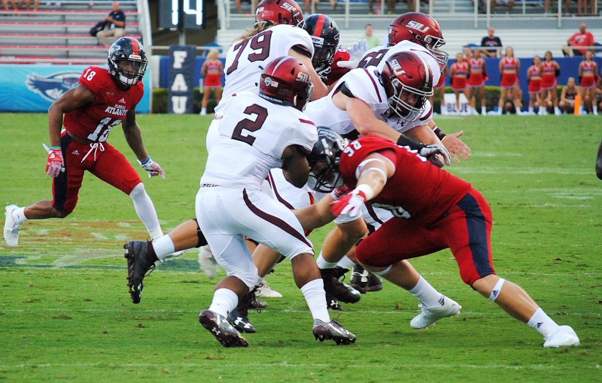 Photo Gallery: FAU 38, SIU 30 <div class='secondary-title'><span style='color:#818181;font-size:14px;'>Photos from before and during FAU's 38-30 season-opening victory over Southern Illinois.</div>