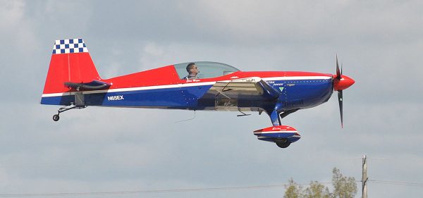 guyflyingplane1200