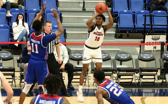 Finale Falls Short <div class='secondary-title'><span style='color:#818181;font-size:14px;'>FAU can't overcome slow start, late run in loss to La. Tech that closes out the home schedule.</div>