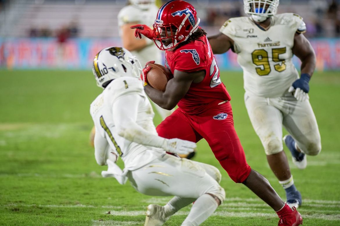 Four Down Territory: <br>FAU 37, FIU 7 <div class='secondary-title'><span style='color:#818181;font-size:14px;'>Malcolm Davidson shines, FAU's OL builds on the previous week's success and Chris Robison played too much - it's all part of our Four Down Territory Shula Bowl analysis.</div>