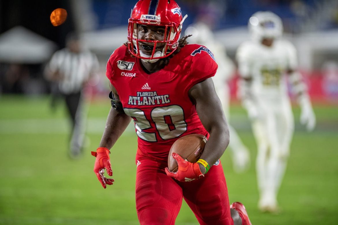 Four Down Territory: <br>FAU 37, FIU 7 <div class='secondary-title'><span style='color:#818181;font-size:14px;'>Malcolm Davidson shines, FAU's OL builds on the previous week's success and Chris Robison played too much - it's all part of our Four Down Territory Shula Bowl analysis.</div>